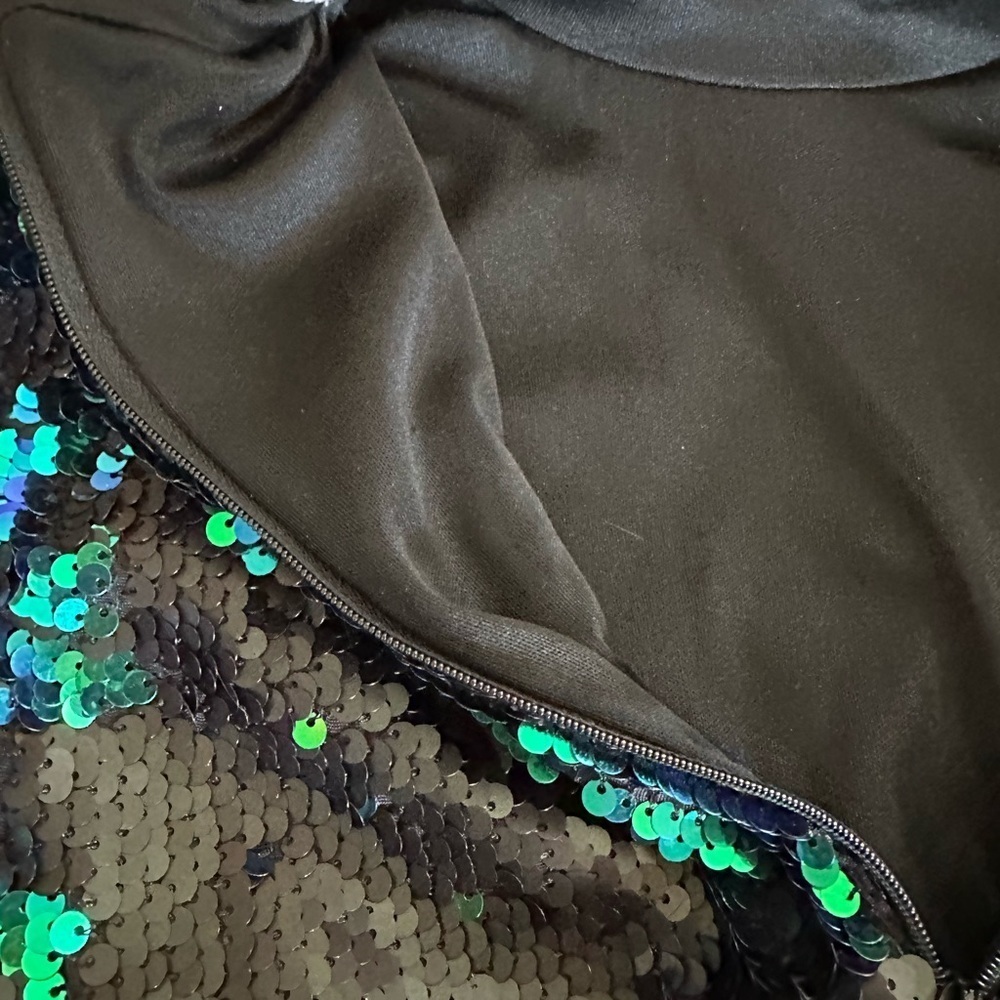 NWT Nelly emerald sequined mini dress , size 6 - Picture 7 of 7